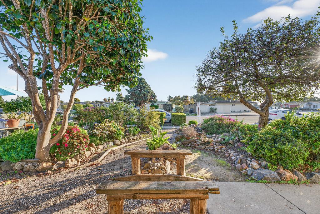 Detail Gallery Image 3 of 34 For 8 Carita Ct, Watsonville,  CA 95076 - 2 Beds | 1 Baths