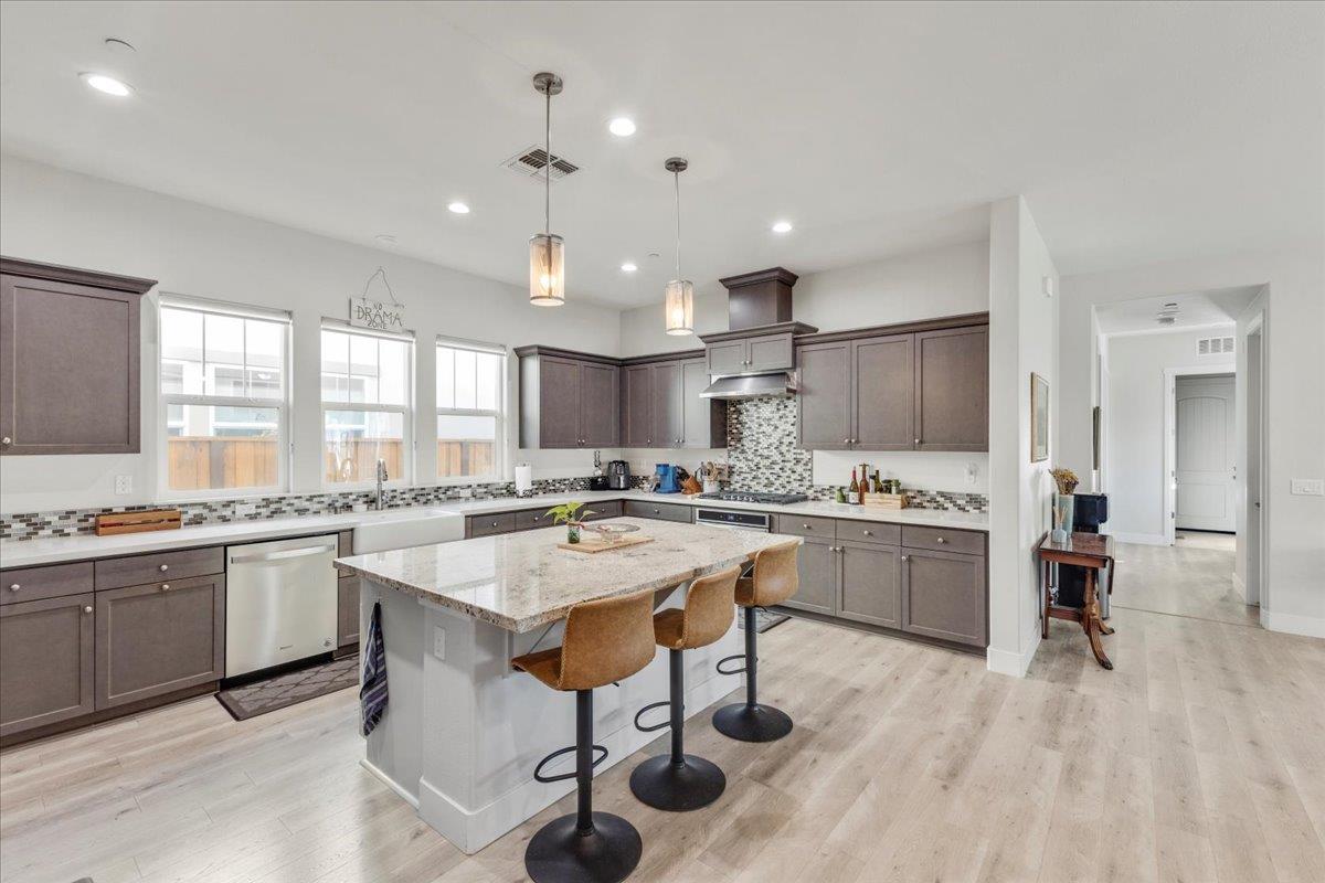 Detail Gallery Image 13 of 33 For 604 Matterhorn Ct, Marina,  CA 93933 - 3 Beds | 2 Baths