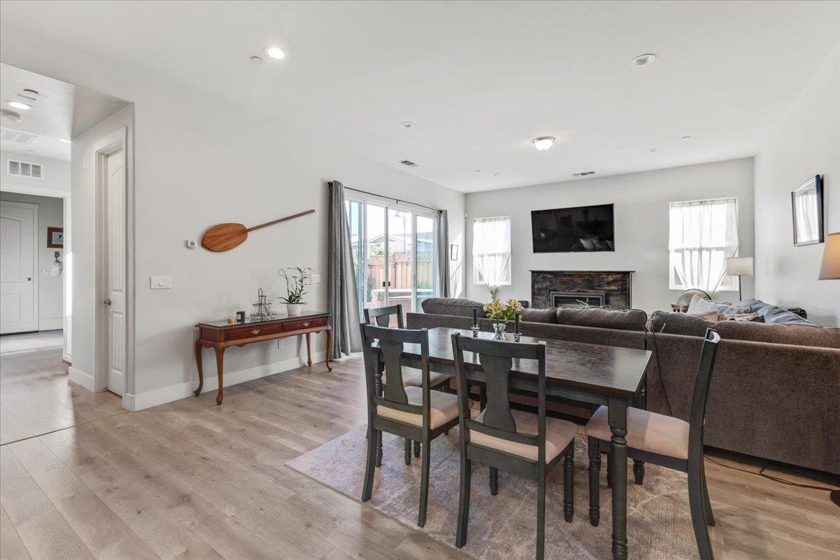 Detail Gallery Image 14 of 33 For 604 Matterhorn Ct, Marina,  CA 93933 - 3 Beds | 2 Baths