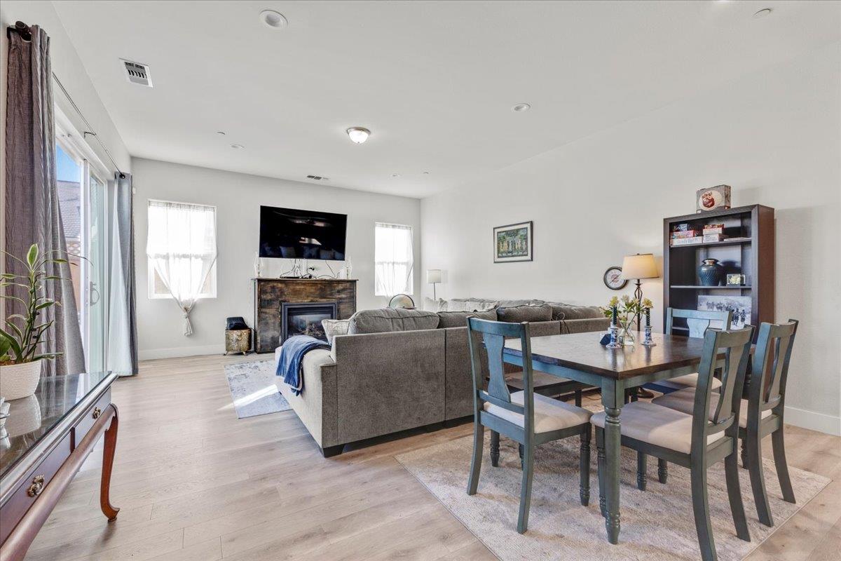 Detail Gallery Image 15 of 33 For 604 Matterhorn Ct, Marina,  CA 93933 - 3 Beds | 2 Baths