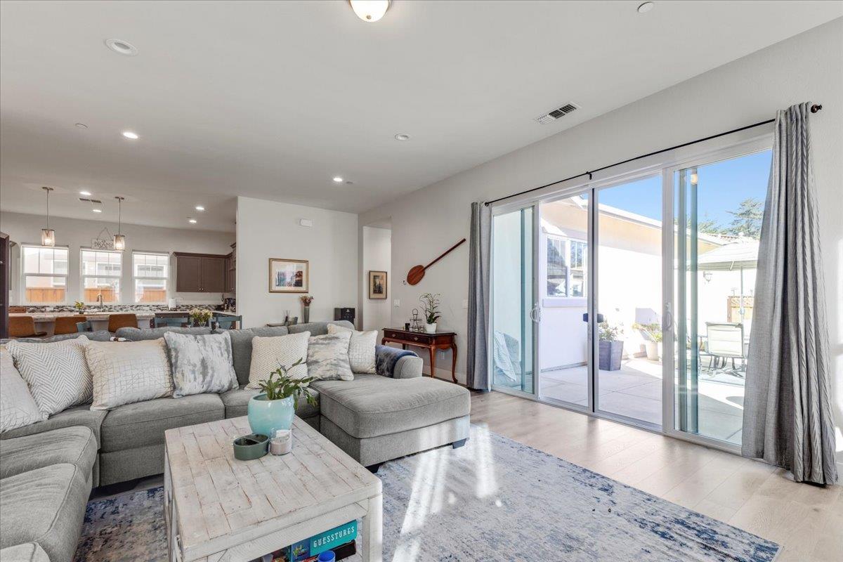 Detail Gallery Image 16 of 33 For 604 Matterhorn Ct, Marina,  CA 93933 - 3 Beds | 2 Baths