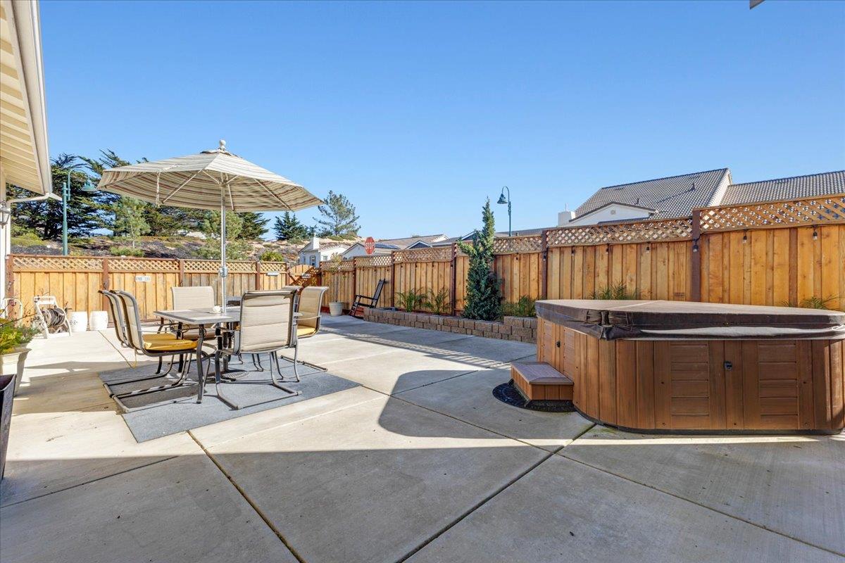 Detail Gallery Image 25 of 33 For 604 Matterhorn Ct, Marina,  CA 93933 - 3 Beds | 2 Baths