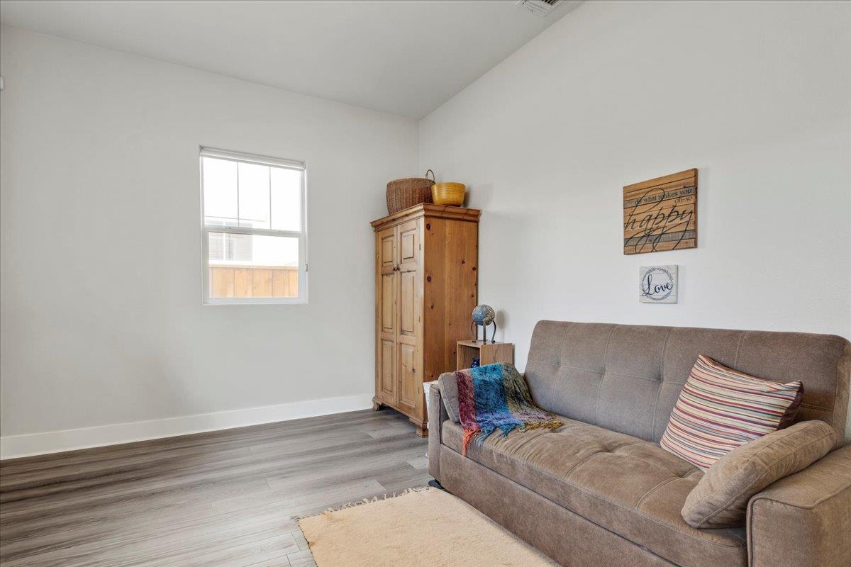 Detail Gallery Image 5 of 33 For 604 Matterhorn Ct, Marina,  CA 93933 - 3 Beds | 2 Baths