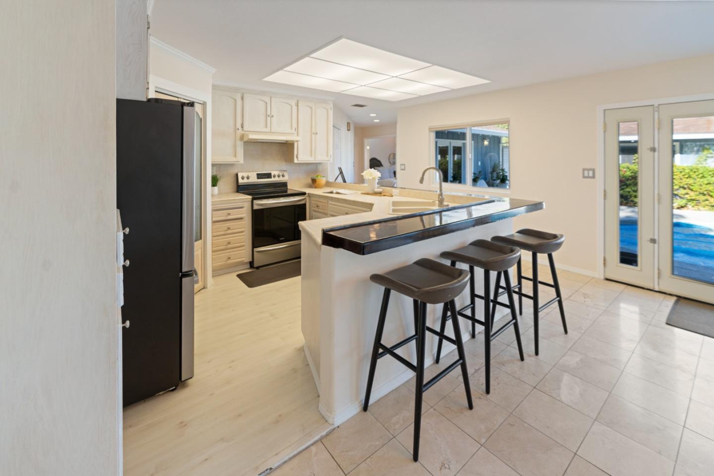 Detail Gallery Image 10 of 58 For 112 Alto Sol Ct, Scotts Valley,  CA 95066 - 4 Beds | 3 Baths