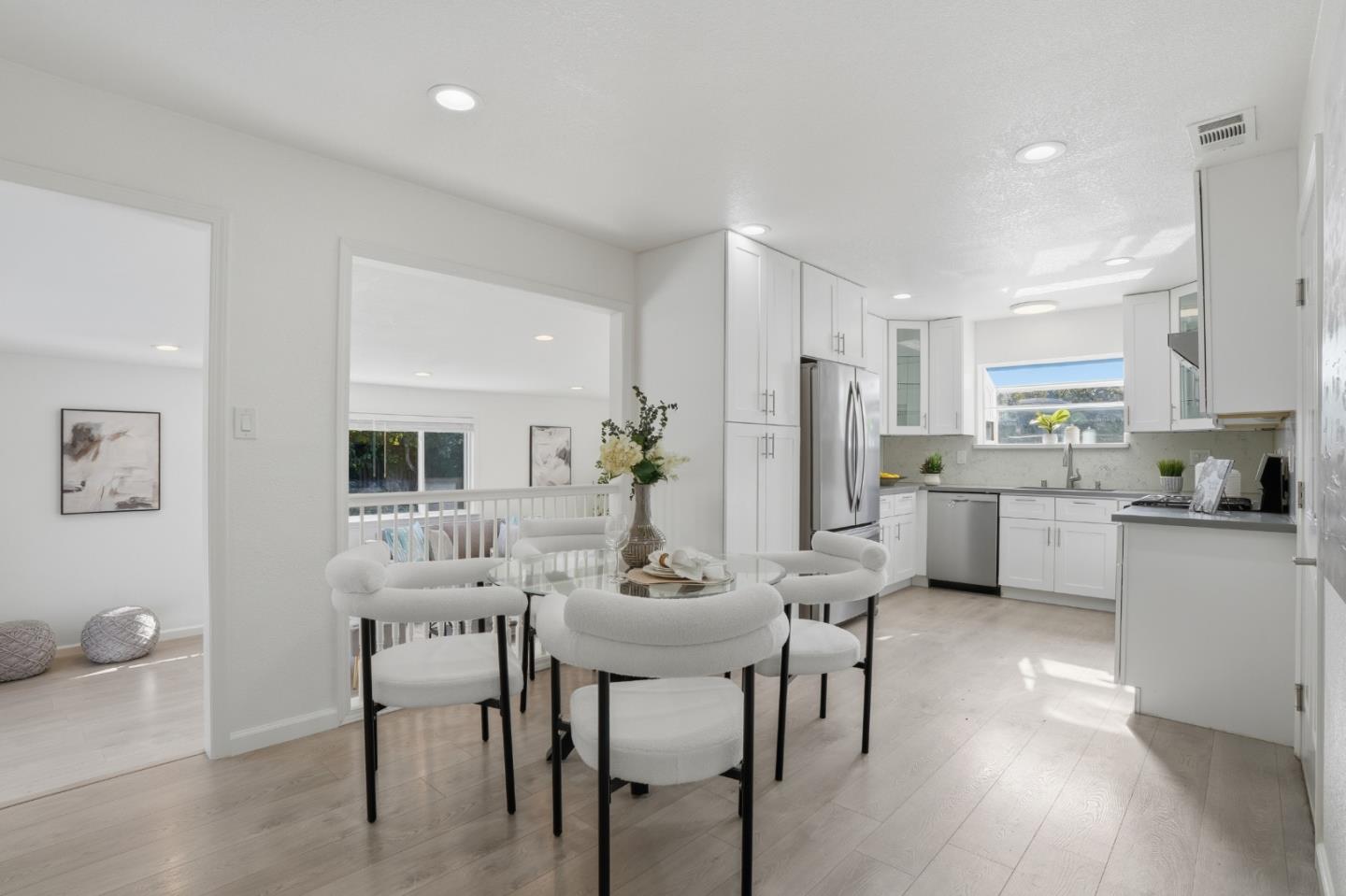 Detail Gallery Image 10 of 44 For 2296 Pulgas Ave, East Palo Alto,  CA 94303 - 3 Beds | 2 Baths