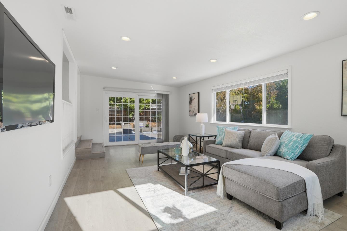 Detail Gallery Image 20 of 44 For 2296 Pulgas Ave, East Palo Alto,  CA 94303 - 3 Beds | 2 Baths