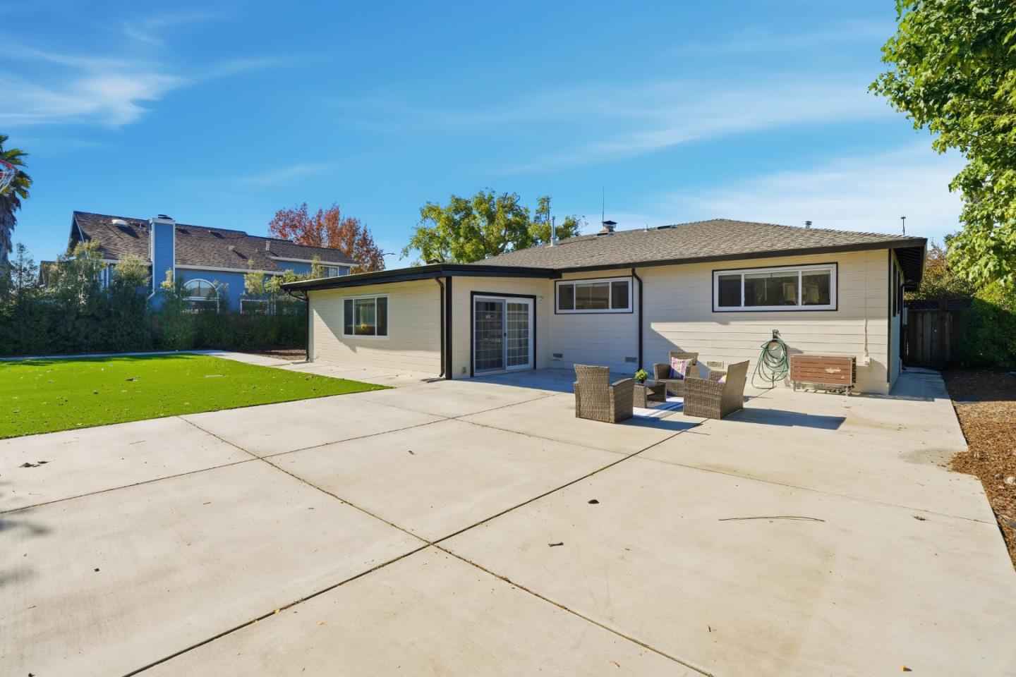 Detail Gallery Image 35 of 44 For 2296 Pulgas Ave, East Palo Alto,  CA 94303 - 3 Beds | 2 Baths