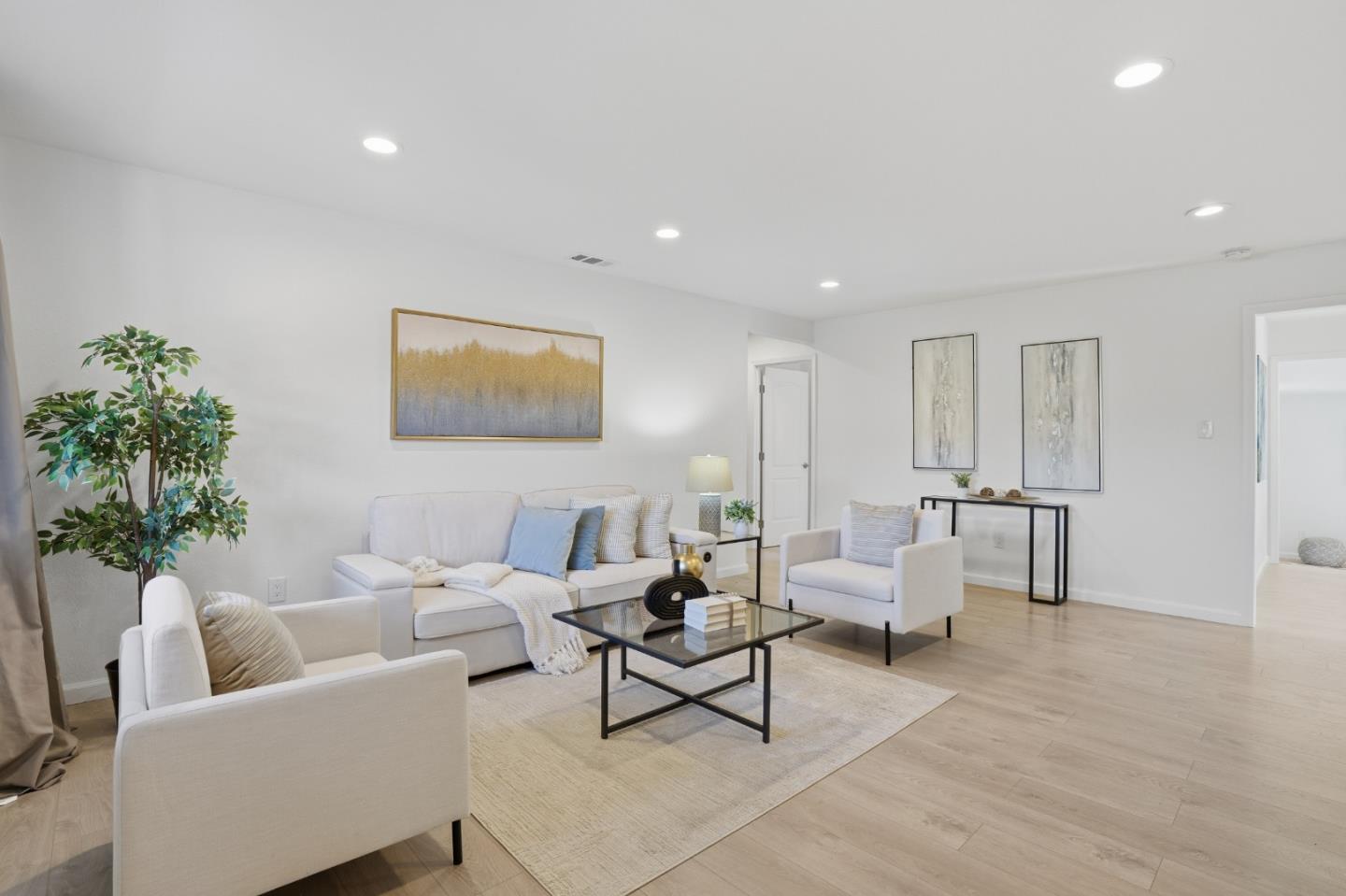 Detail Gallery Image 6 of 44 For 2296 Pulgas Ave, East Palo Alto,  CA 94303 - 3 Beds | 2 Baths