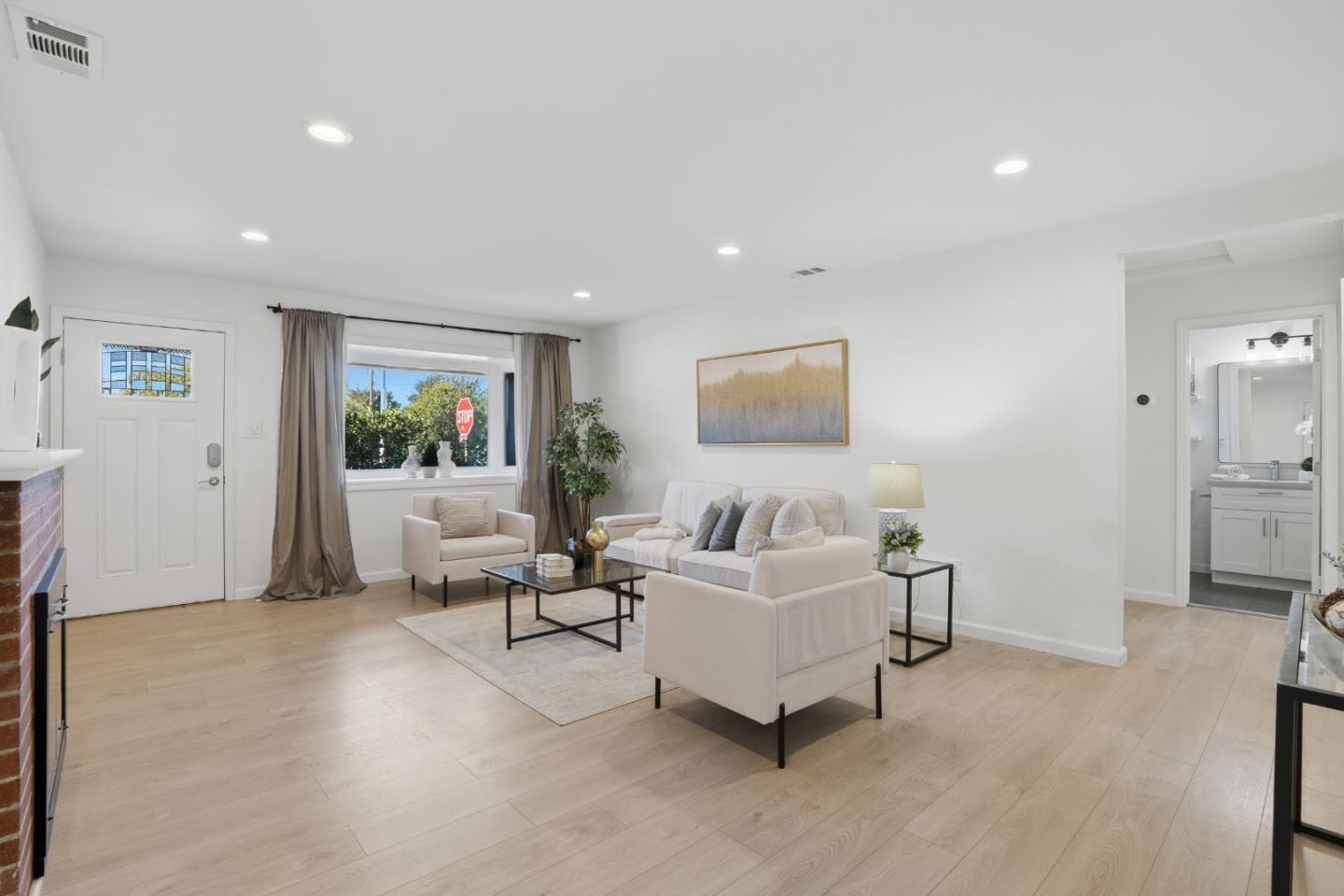 Detail Gallery Image 7 of 44 For 2296 Pulgas Ave, East Palo Alto,  CA 94303 - 3 Beds | 2 Baths