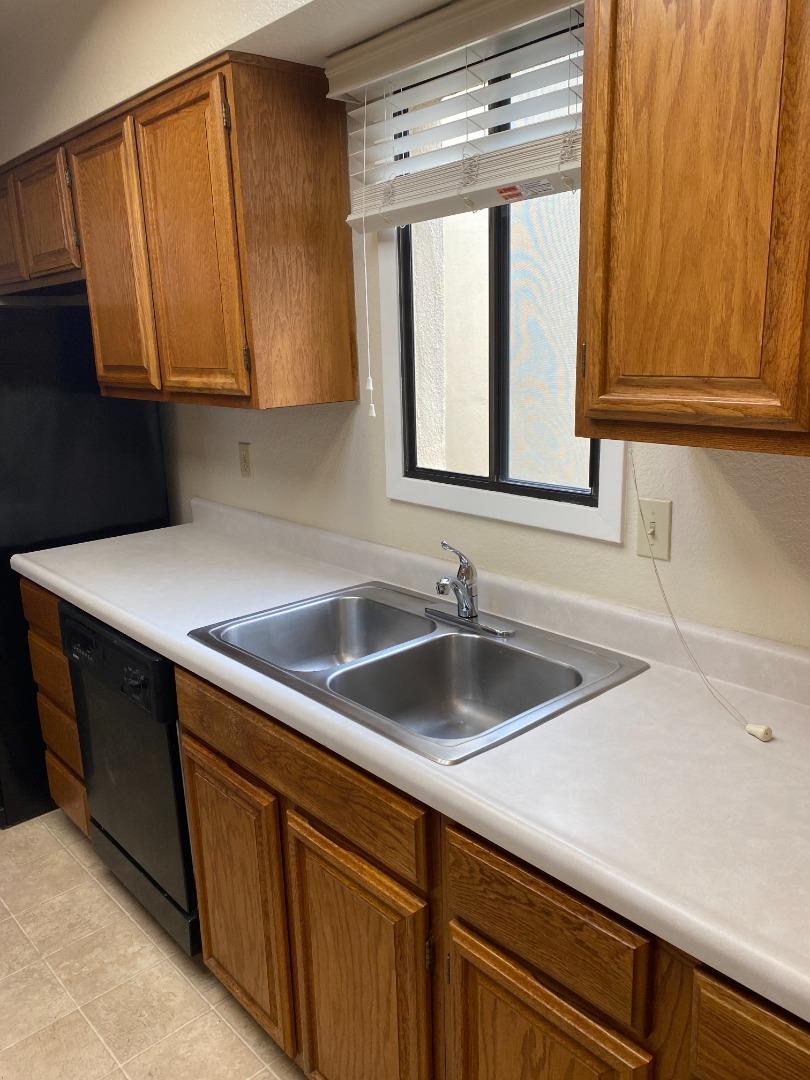 Detail Gallery Image 10 of 23 For 1051 Padre Dr #7,  Salinas,  CA 93901 - 1 Beds | 1 Baths