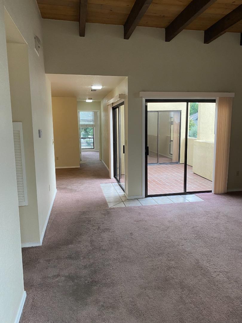 Detail Gallery Image 5 of 23 For 1051 Padre Dr #7,  Salinas,  CA 93901 - 1 Beds | 1 Baths