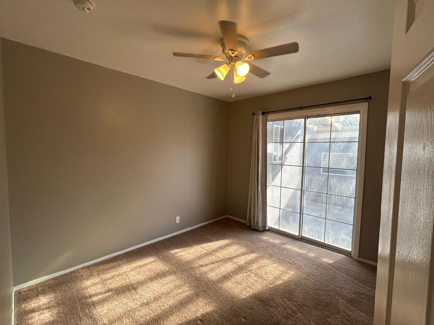 Detail Gallery Image 10 of 18 For 196 Surf St, Pacifica,  CA 94044 - 3 Beds | 2 Baths