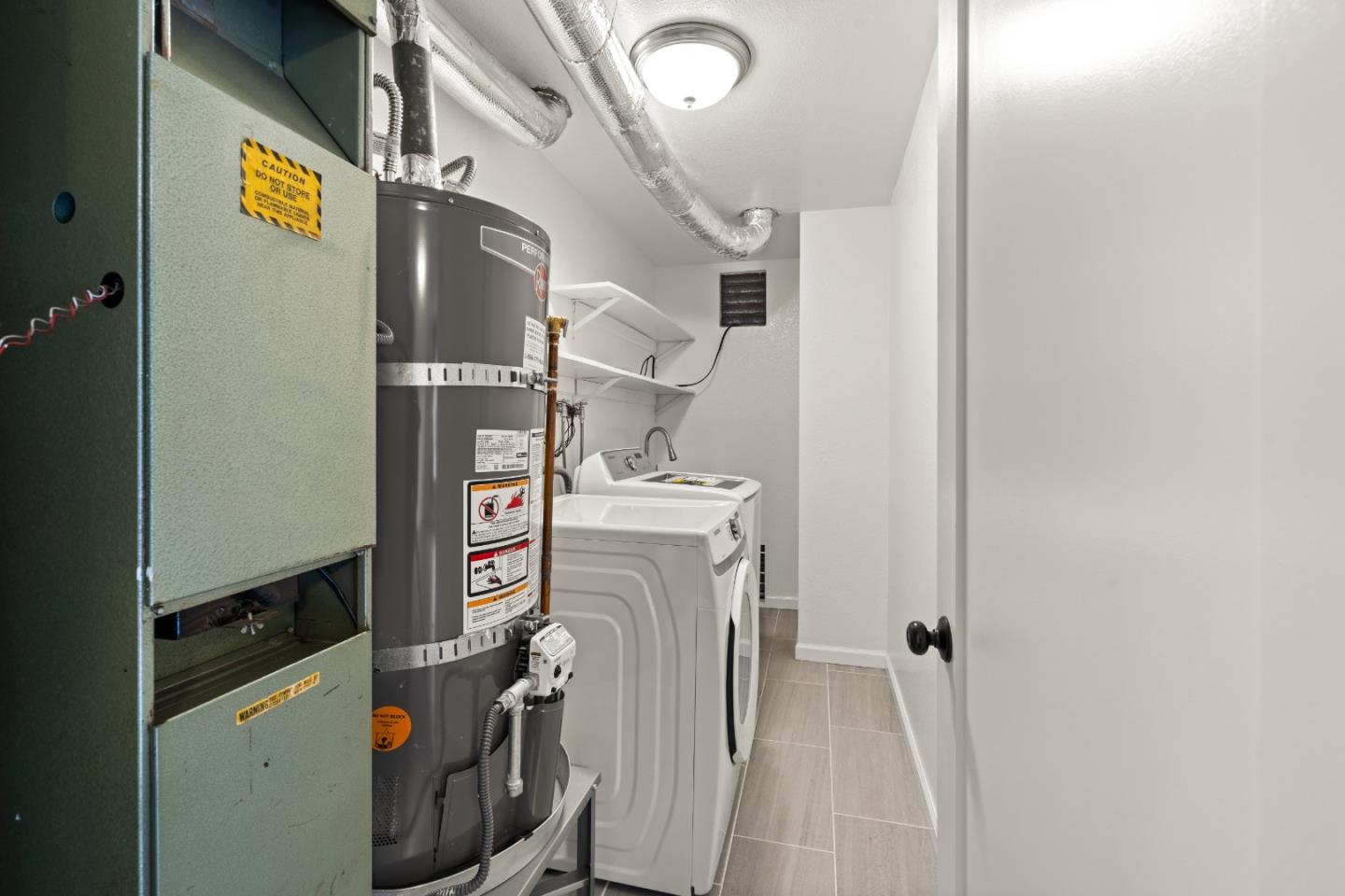 Detail Gallery Image 33 of 41 For 1227 Woodside Rd #2,  Redwood City,  CA 94061 - 2 Beds | 2 Baths