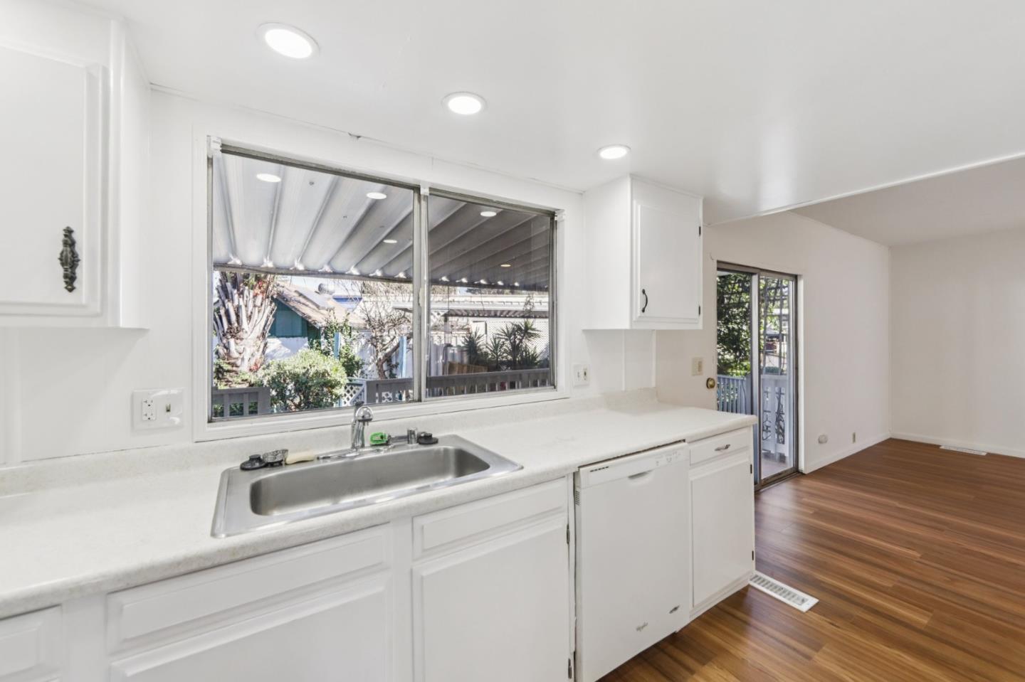 Detail Gallery Image 12 of 31 For 410 San Gabriel #410,  Vallejo,  CA 94590 - 2 Beds | 2 Baths