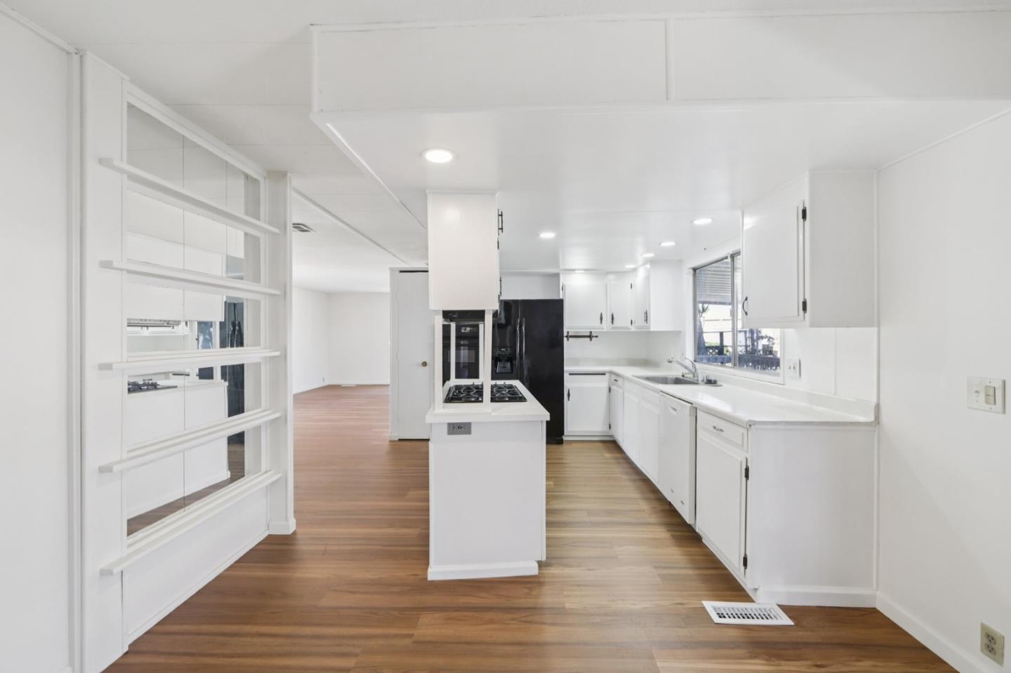 Detail Gallery Image 13 of 31 For 410 San Gabriel #410,  Vallejo,  CA 94590 - 2 Beds | 2 Baths