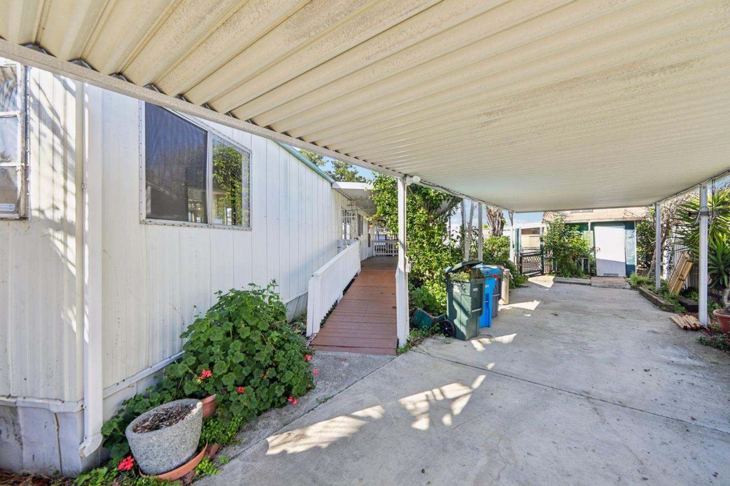 Detail Gallery Image 3 of 31 For 410 San Gabriel #410,  Vallejo,  CA 94590 - 2 Beds | 2 Baths