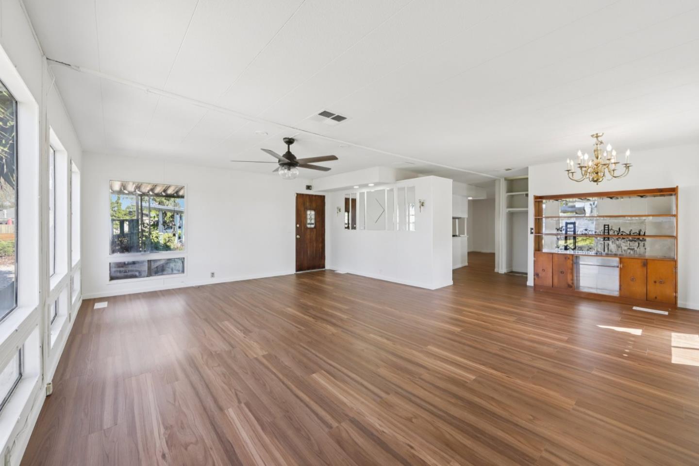 Detail Gallery Image 5 of 31 For 410 San Gabriel #410,  Vallejo,  CA 94590 - 2 Beds | 2 Baths