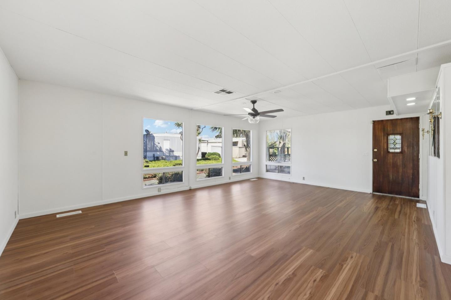 Detail Gallery Image 6 of 31 For 410 San Gabriel #410,  Vallejo,  CA 94590 - 2 Beds | 2 Baths