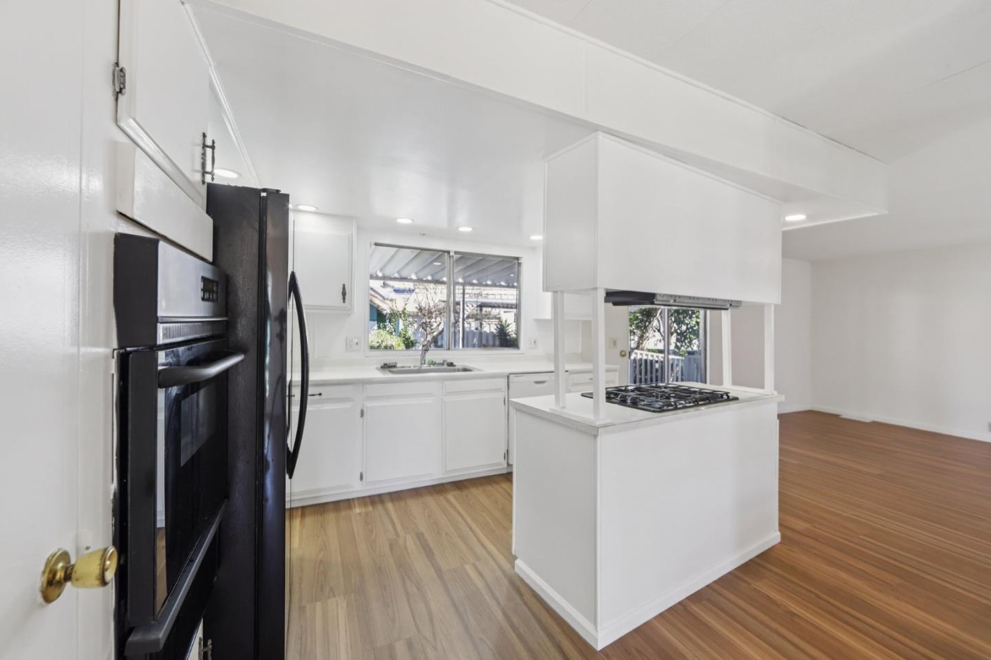 Detail Gallery Image 8 of 31 For 410 San Gabriel #410,  Vallejo,  CA 94590 - 2 Beds | 2 Baths