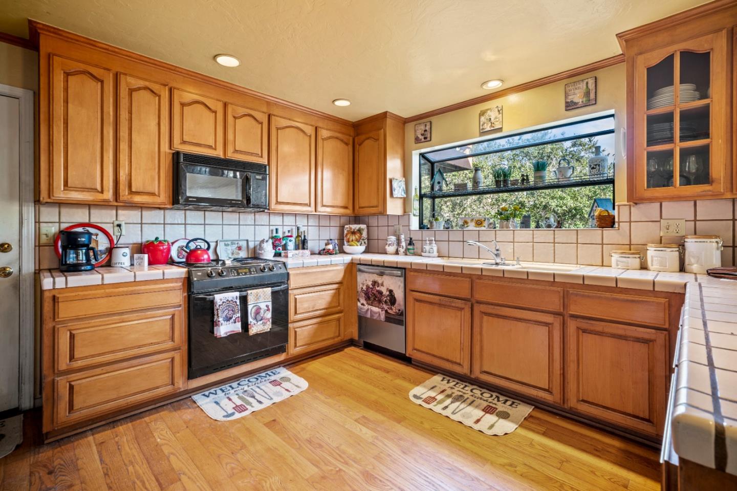 Detail Gallery Image 13 of 33 For 7442 Leafwood Dr, Prunedale,  CA 93907 - 3 Beds | 2/1 Baths