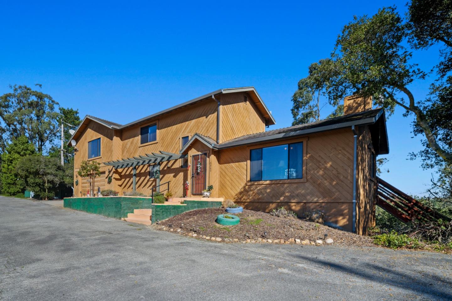 Detail Gallery Image 3 of 33 For 7442 Leafwood Dr, Prunedale,  CA 93907 - 3 Beds | 2/1 Baths