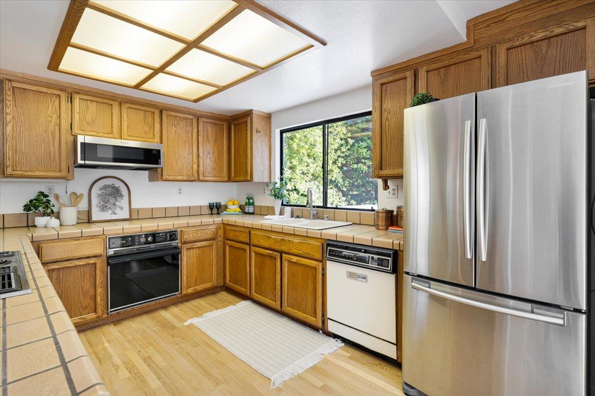 Detail Gallery Image 9 of 36 For 105 Sea Terrace Way, Aptos,  CA 95003 - 4 Beds | 3 Baths