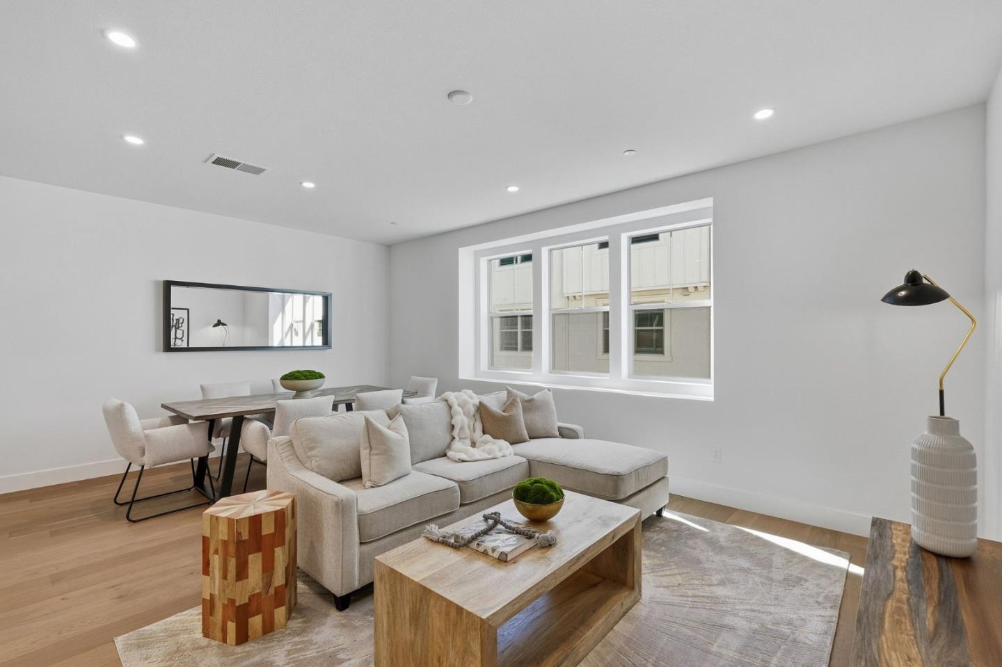 Detail Gallery Image 5 of 24 For 184 Oak Cir, Walnut Creek,  CA 94597 - 4 Beds | 3/1 Baths