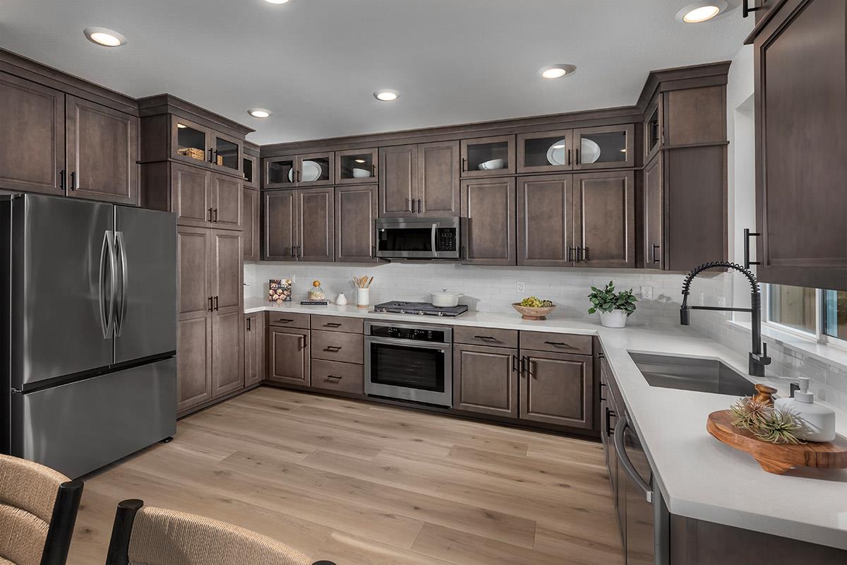 Detail Gallery Image 5 of 11 For 400 Walk About Way, Hollister,  CA 95023 - 3 Beds | 2/1 Baths