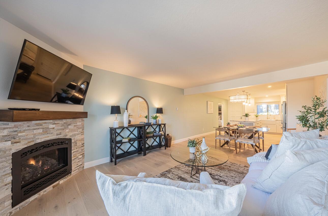 Detail Gallery Image 11 of 39 For 250 Forest Ridge Rd #27,  Monterey,  CA 93940 - 2 Beds | 2 Baths