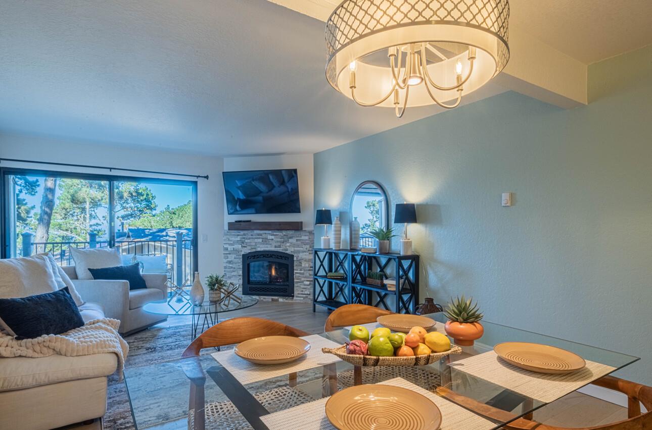 Detail Gallery Image 13 of 39 For 250 Forest Ridge Rd #27,  Monterey,  CA 93940 - 2 Beds | 2 Baths