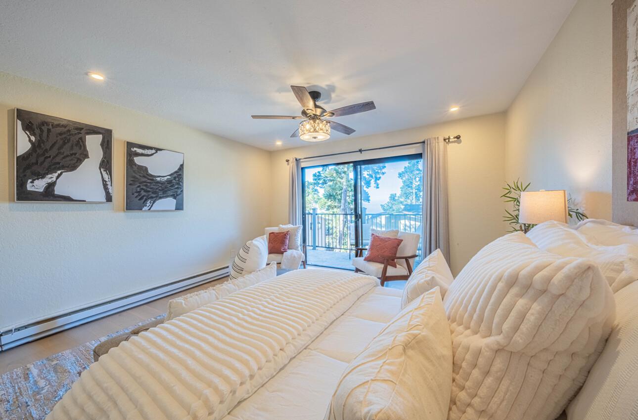 Detail Gallery Image 21 of 39 For 250 Forest Ridge Rd #27,  Monterey,  CA 93940 - 2 Beds | 2 Baths