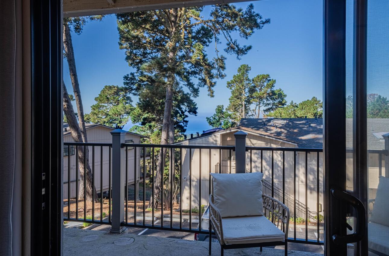 Detail Gallery Image 22 of 39 For 250 Forest Ridge Rd #27,  Monterey,  CA 93940 - 2 Beds | 2 Baths