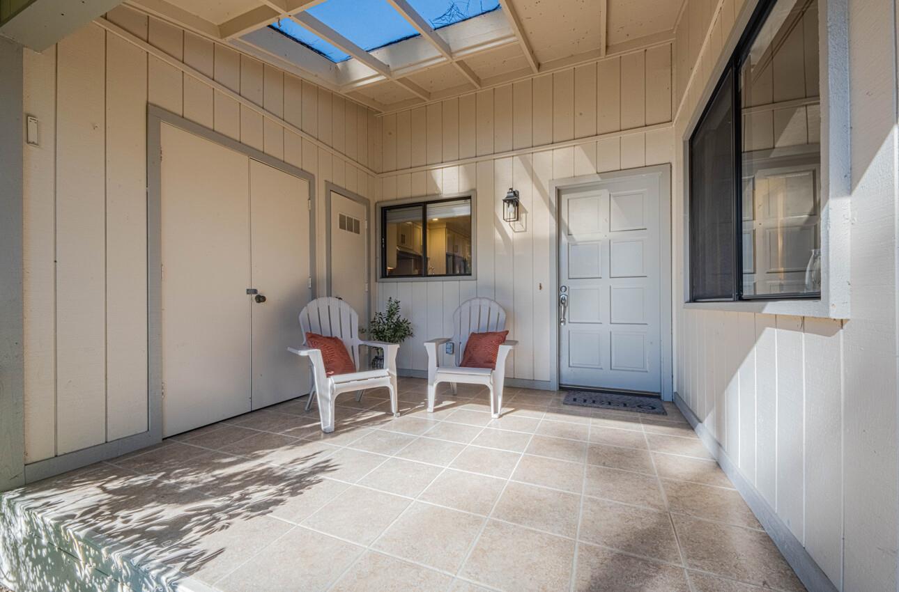 Detail Gallery Image 3 of 39 For 250 Forest Ridge Rd #27,  Monterey,  CA 93940 - 2 Beds | 2 Baths