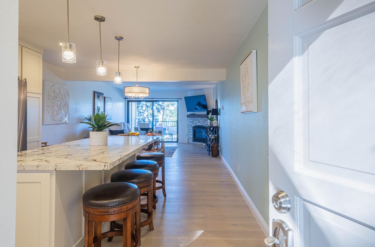 Detail Gallery Image 4 of 39 For 250 Forest Ridge Rd #27,  Monterey,  CA 93940 - 2 Beds | 2 Baths