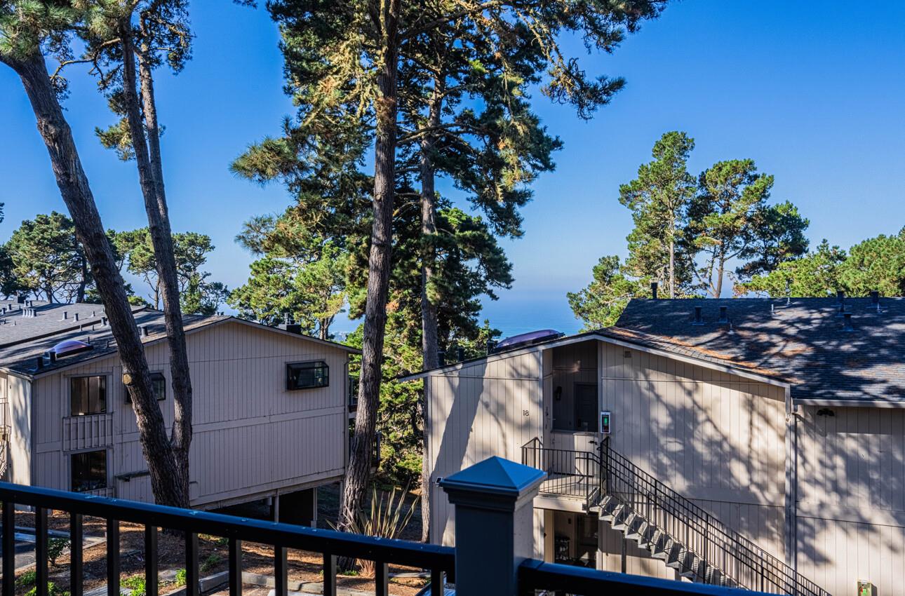 Detail Gallery Image 9 of 39 For 250 Forest Ridge Rd #27,  Monterey,  CA 93940 - 2 Beds | 2 Baths