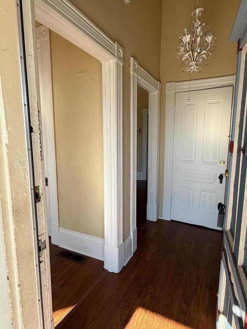 Detail Gallery Image 3 of 28 For 37 Mariposa St, San Juan Bautista,  CA 95045 - 3 Beds | 1 Baths