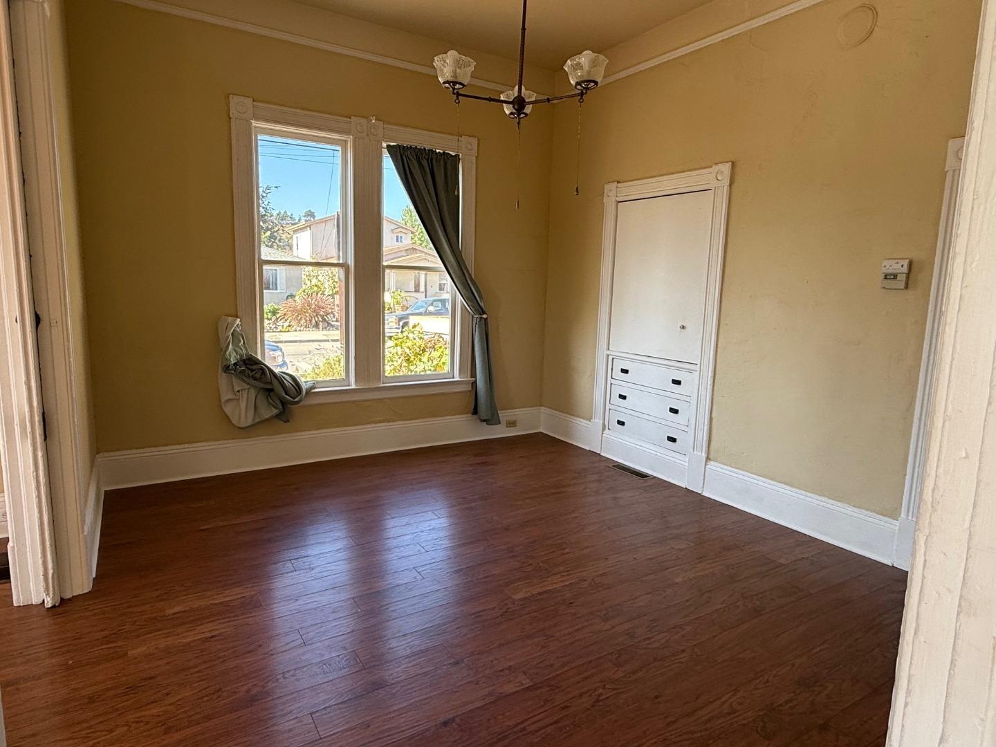 Detail Gallery Image 6 of 28 For 37 Mariposa St, San Juan Bautista,  CA 95045 - 3 Beds | 1 Baths