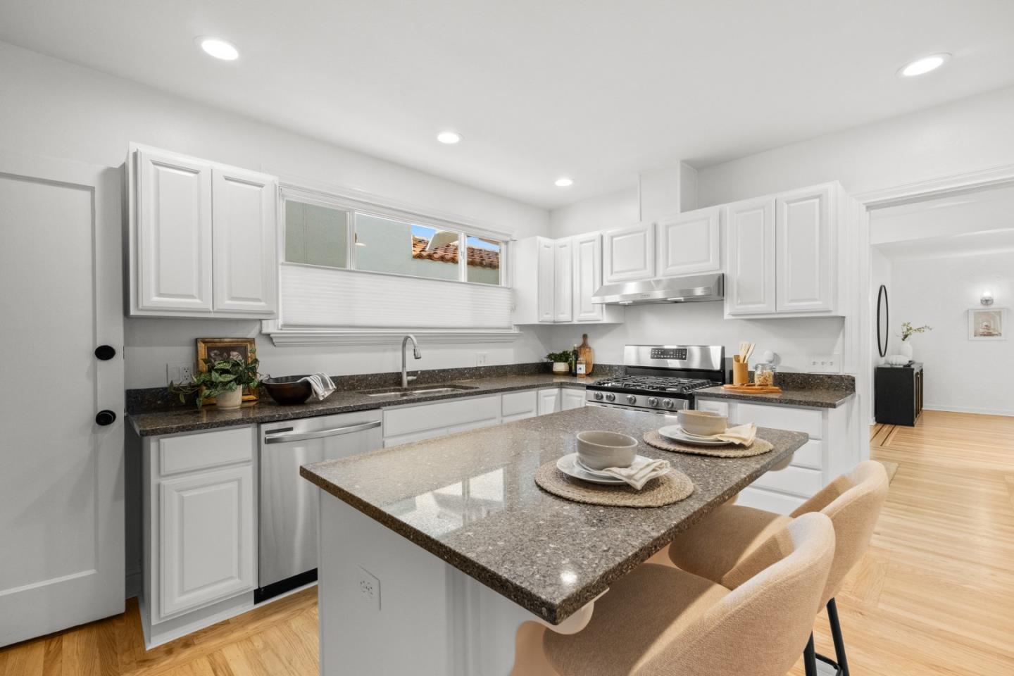 Detail Gallery Image 7 of 29 For 819 S Humboldt St, San Mateo,  CA 94402 - 2 Beds | 1 Baths