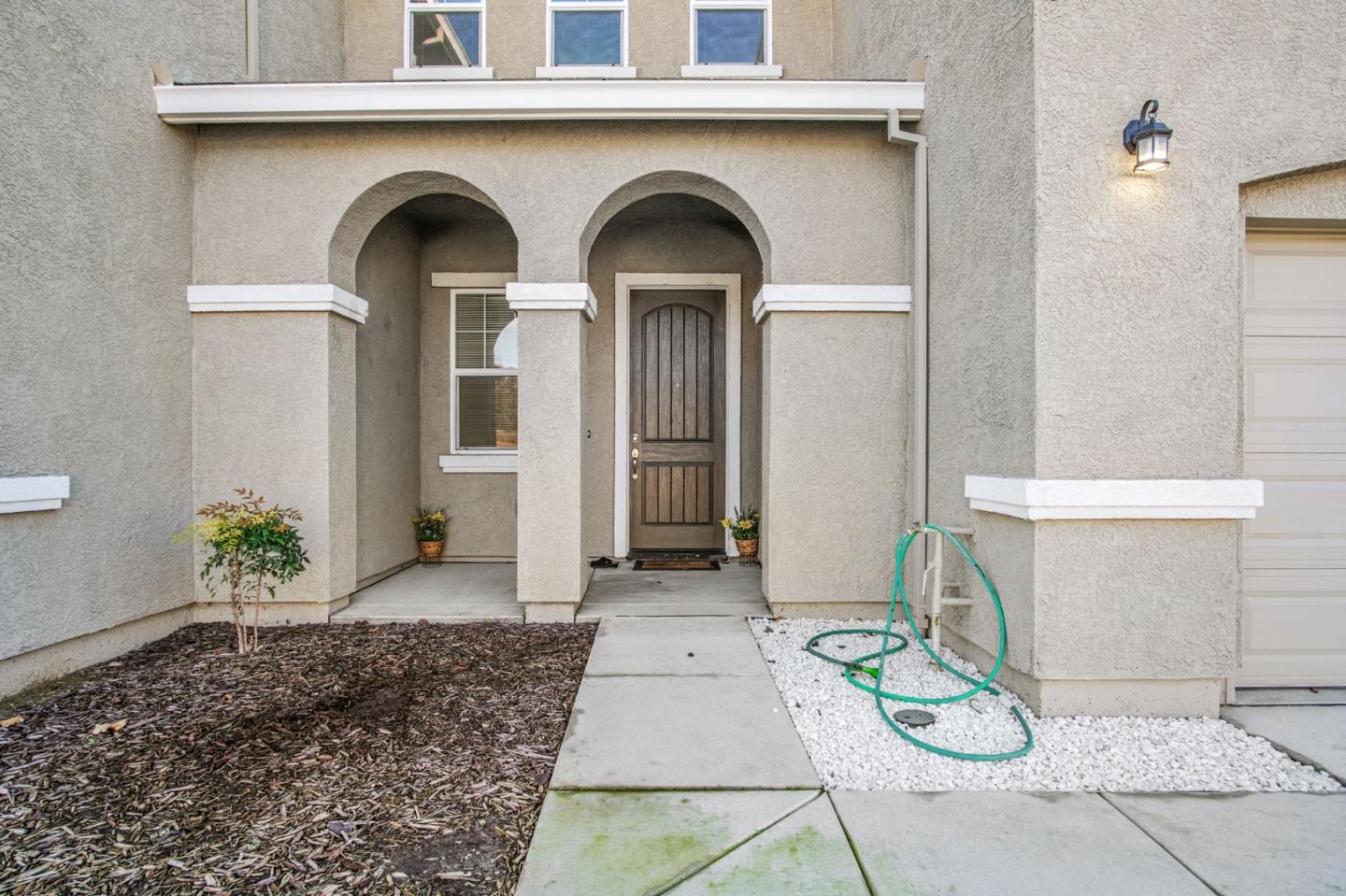 Detail Gallery Image 4 of 27 For 2126 Grapevine Dr, Livingston,  CA 95334 - 5 Beds | 3 Baths