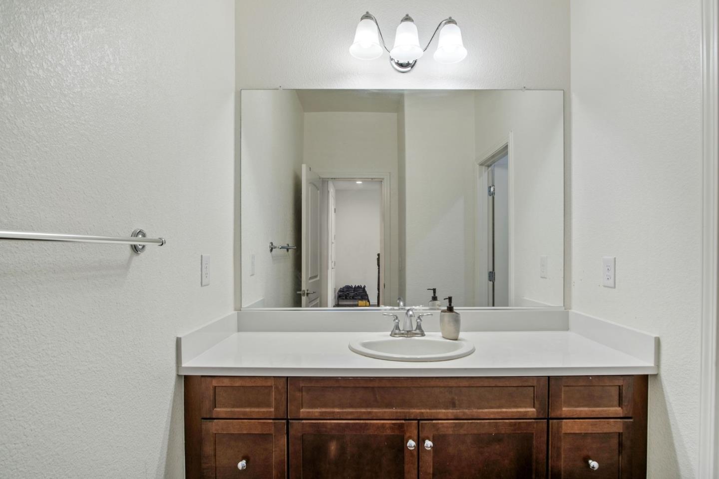 Detail Gallery Image 5 of 27 For 2126 Grapevine Dr, Livingston,  CA 95334 - 5 Beds | 3 Baths