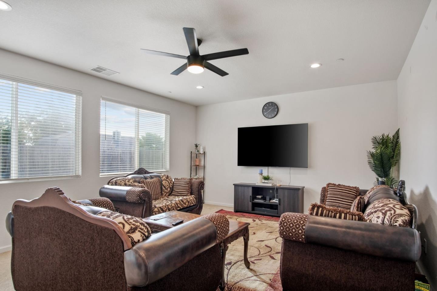 Detail Gallery Image 7 of 27 For 2126 Grapevine Dr, Livingston,  CA 95334 - 5 Beds | 3 Baths