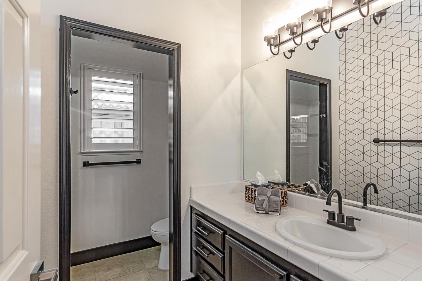 Detail Gallery Image 21 of 51 For 4101 Beacon Pl, Discovery Bay,  CA 94505 - 3 Beds | 2 Baths