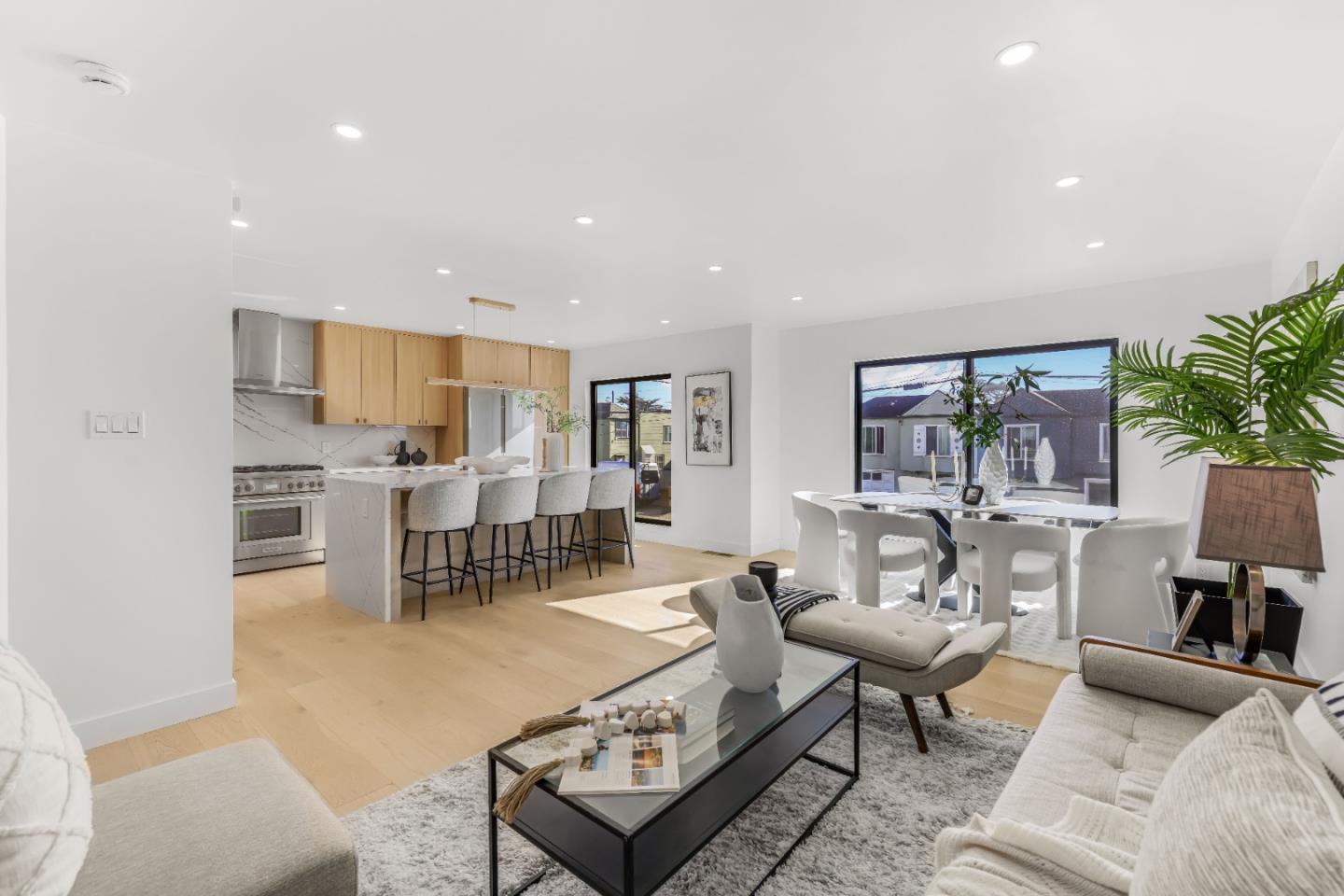 Detail Gallery Image 12 of 40 For 4632 Ulloa St, San Francisco,  CA 94116 - 3 Beds | 2 Baths