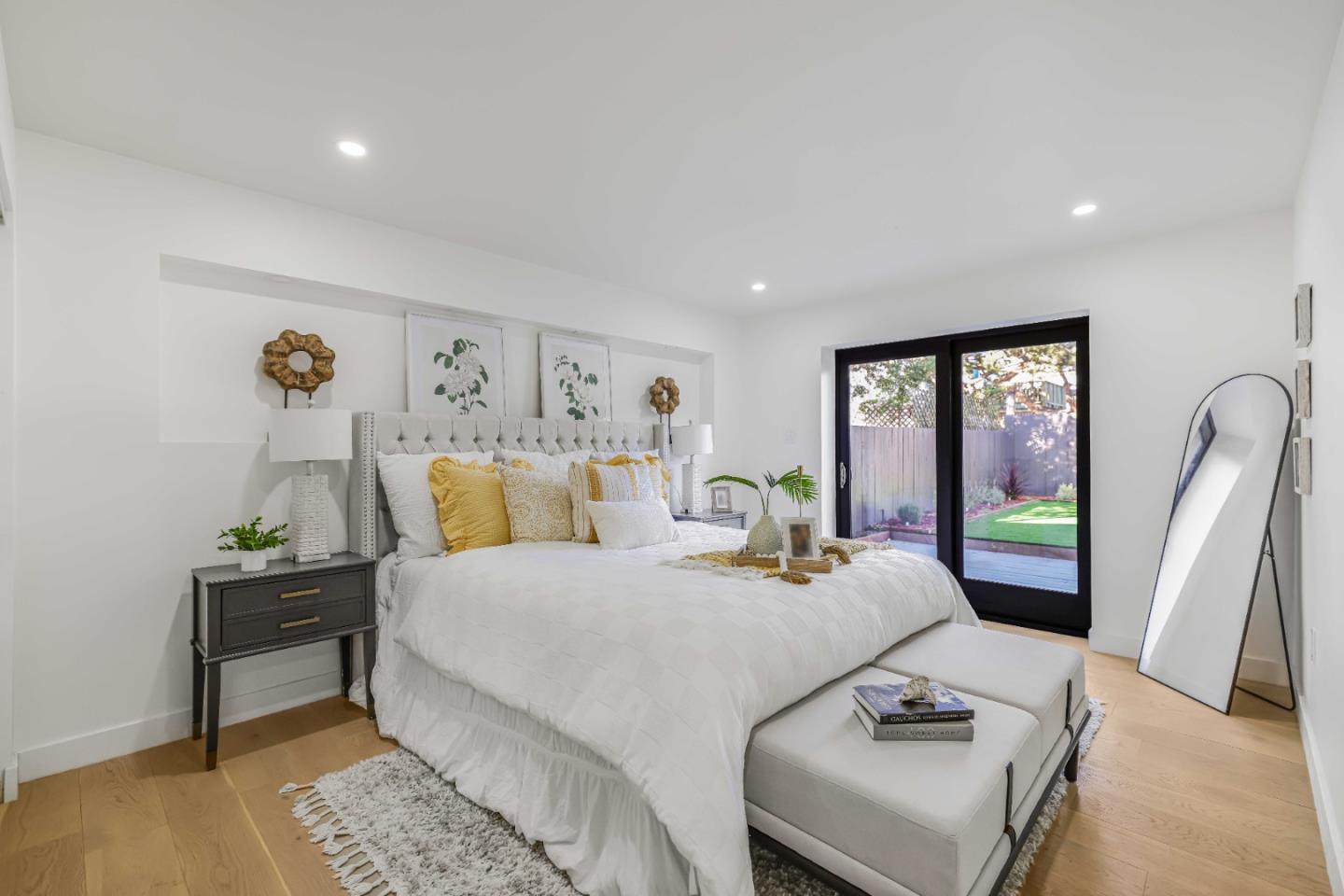 Detail Gallery Image 14 of 40 For 4632 Ulloa St, San Francisco,  CA 94116 - 3 Beds | 2 Baths