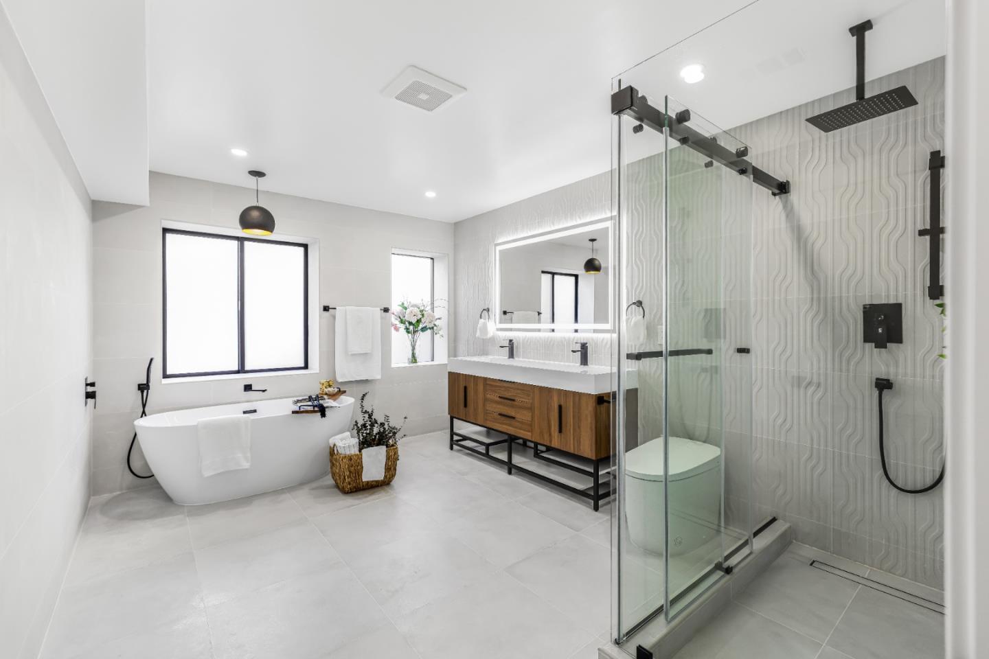 Detail Gallery Image 17 of 40 For 4632 Ulloa St, San Francisco,  CA 94116 - 3 Beds | 2 Baths