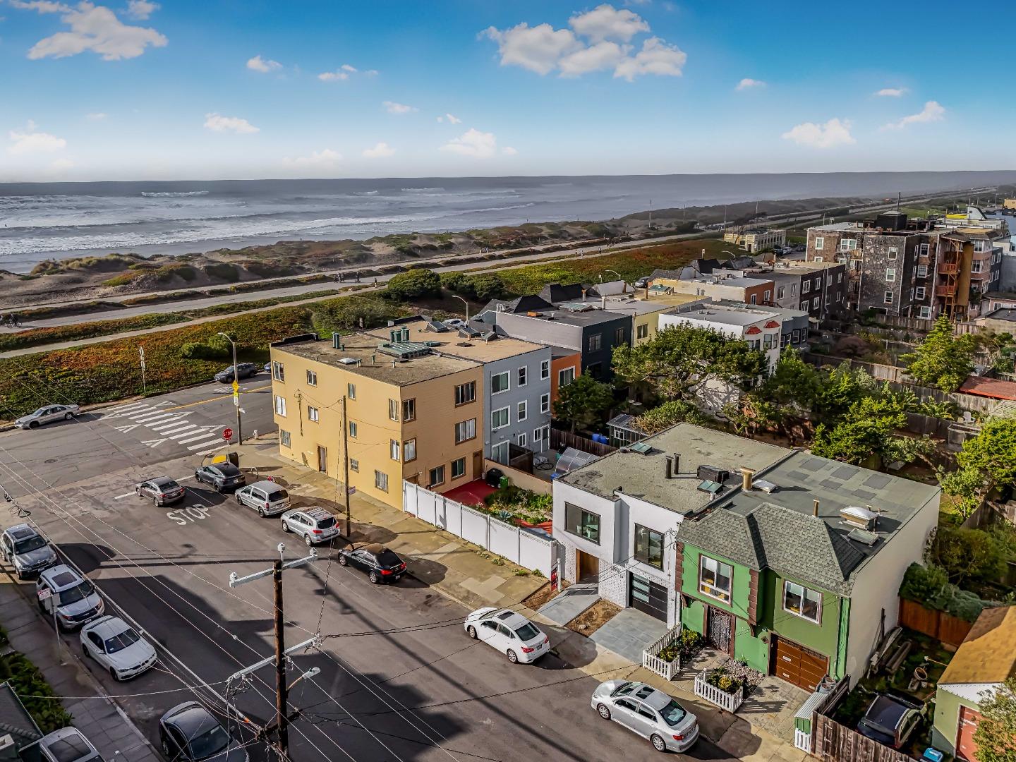 Detail Gallery Image 39 of 40 For 4632 Ulloa St, San Francisco,  CA 94116 - 3 Beds | 2 Baths
