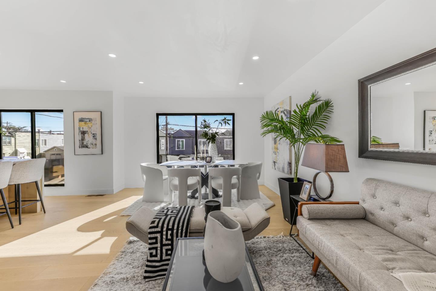 Detail Gallery Image 7 of 40 For 4632 Ulloa St, San Francisco,  CA 94116 - 3 Beds | 2 Baths