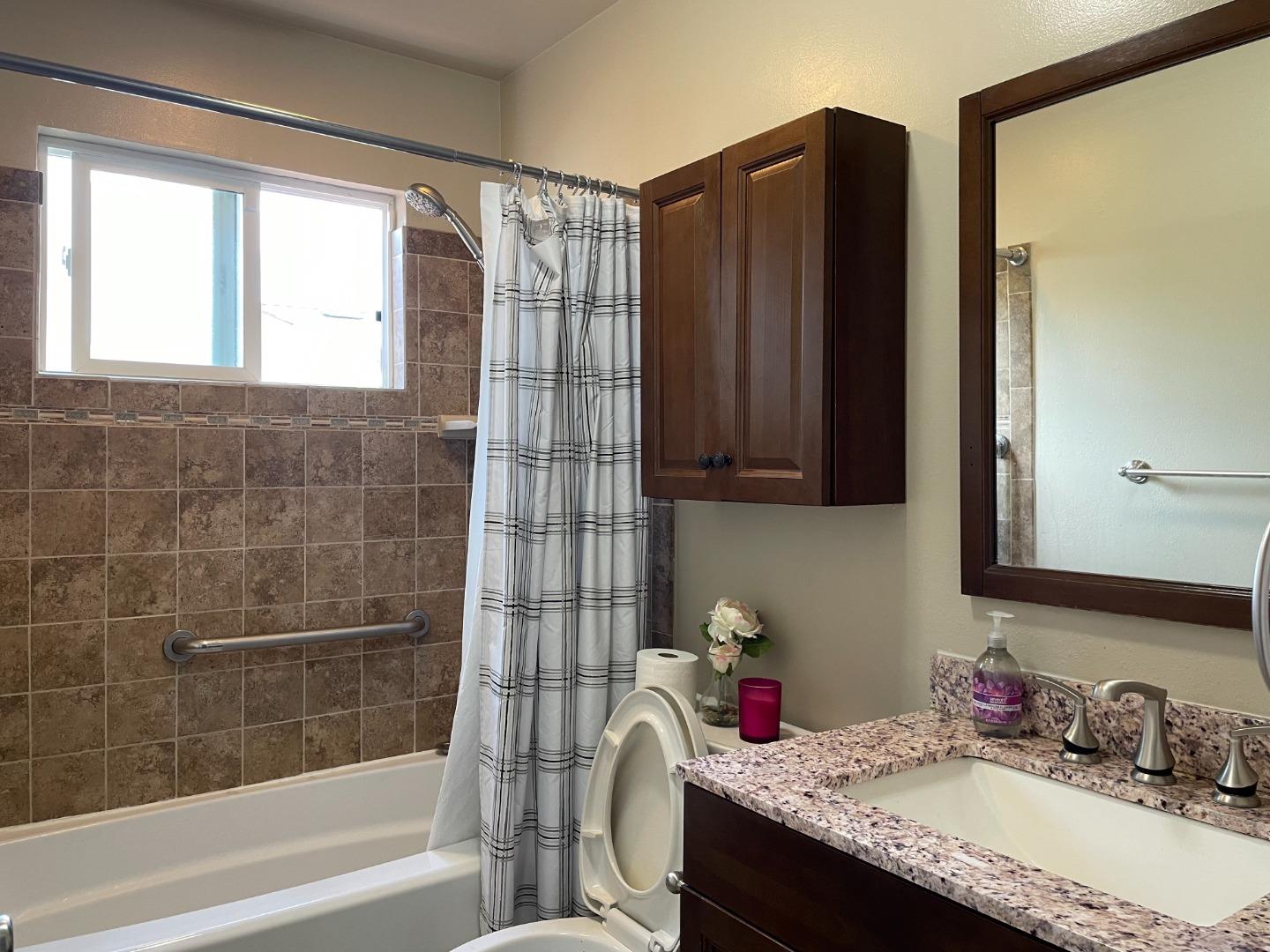 Detail Gallery Image 10 of 18 For 33847 Whitehead Ln, Fremont,  CA 94555 - 4 Beds | 2 Baths