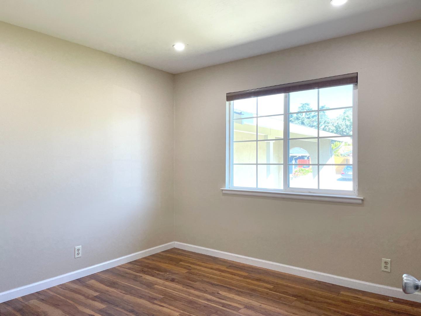 Detail Gallery Image 12 of 18 For 33847 Whitehead Ln, Fremont,  CA 94555 - 4 Beds | 2 Baths