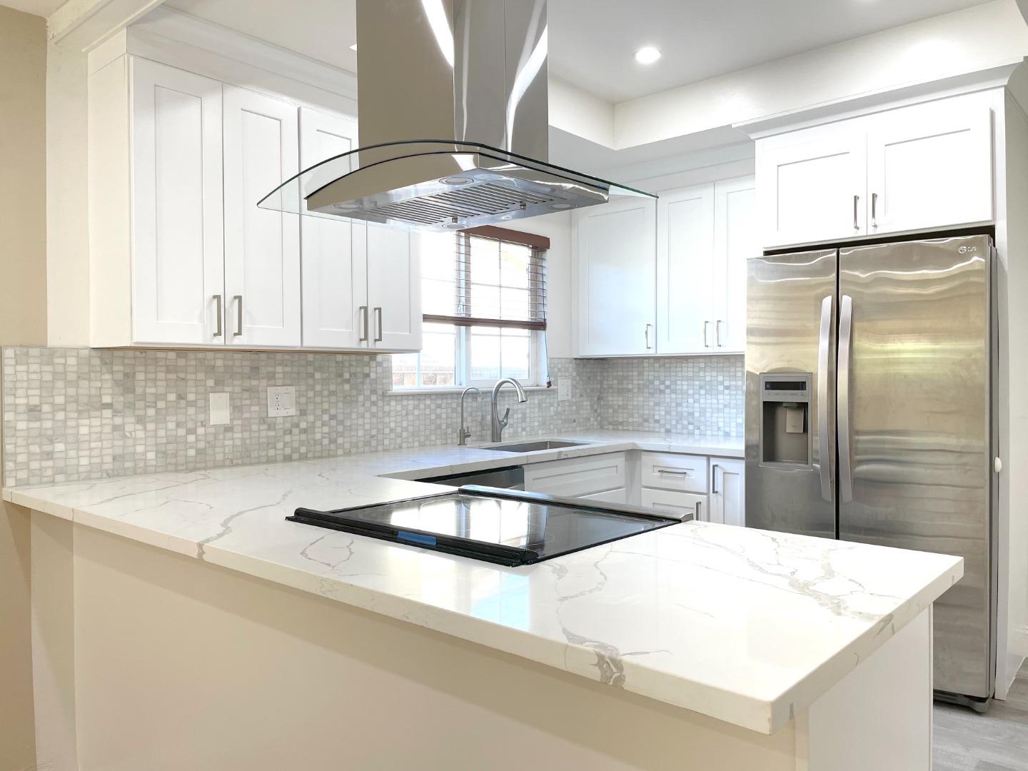 Detail Gallery Image 4 of 18 For 33847 Whitehead Ln, Fremont,  CA 94555 - 4 Beds | 2 Baths